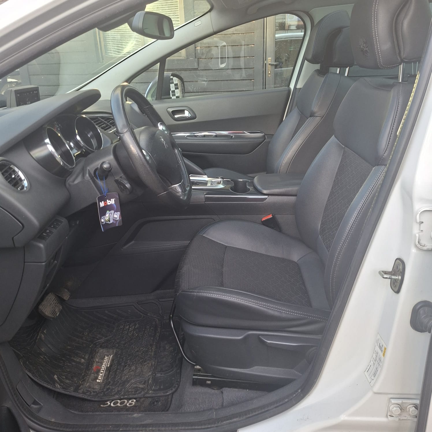 Peugeot 3008 Allure Blue Hdi At – — foto 18 de 19