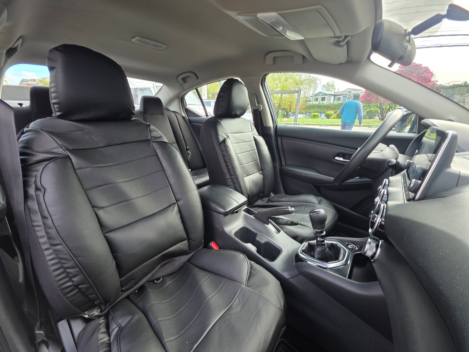 Nissan New Sentra 2.0 Sense – — foto 9 de 17