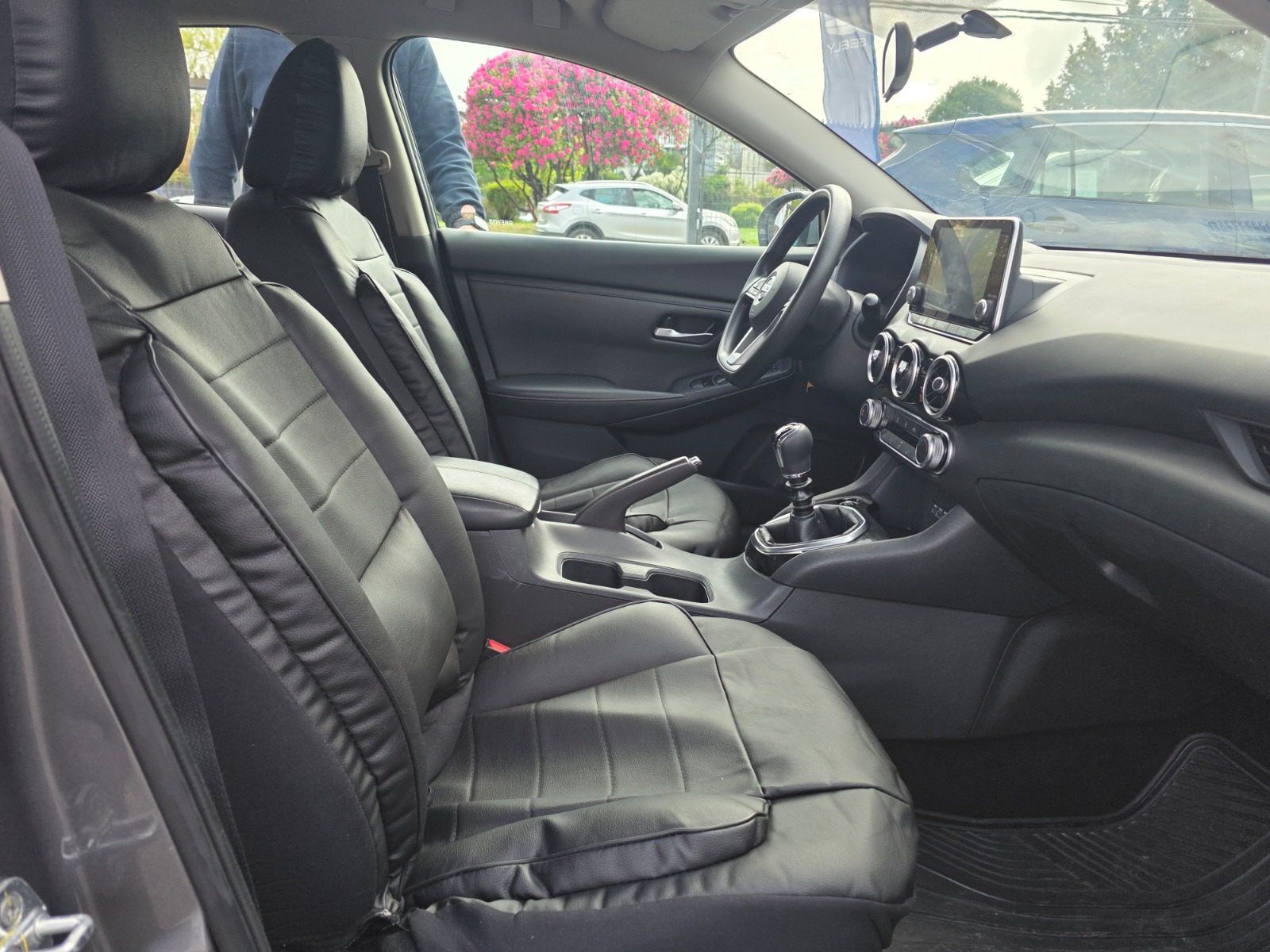 Nissan New Sentra 2.0 Sense – — foto 10 de 17