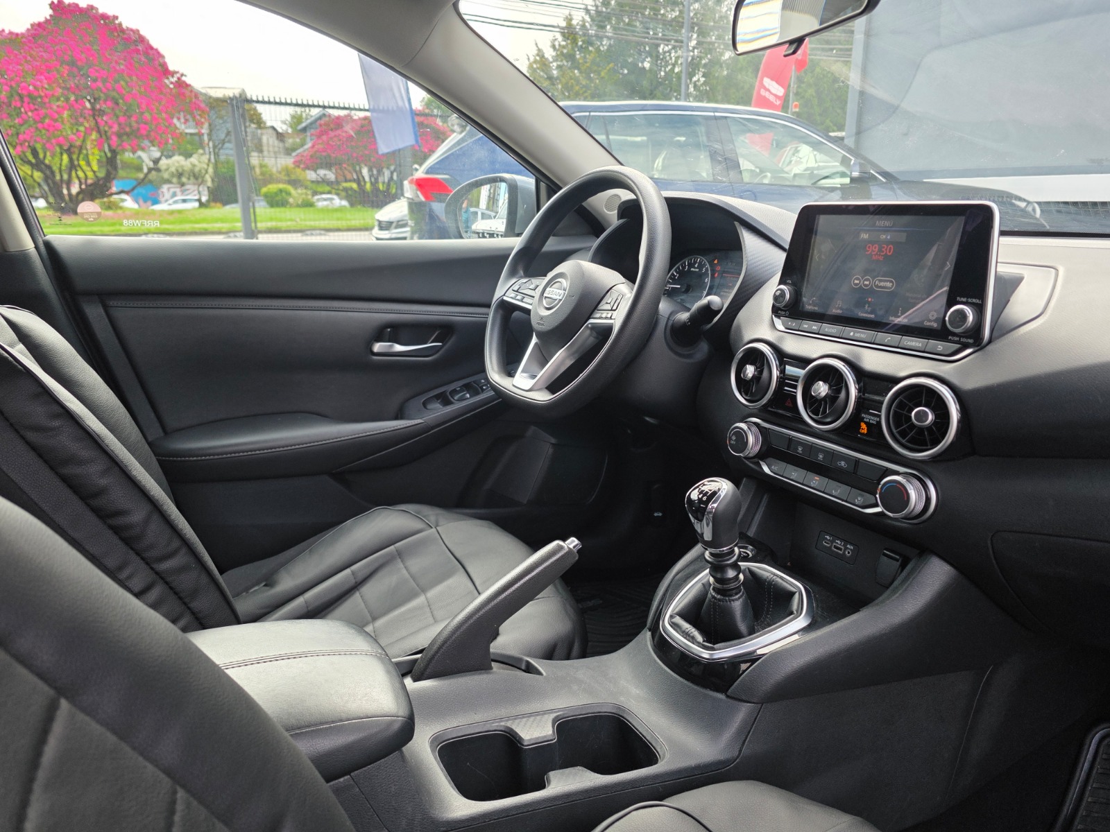 Nissan New Sentra 2.0 Sense – — foto 11 de 17