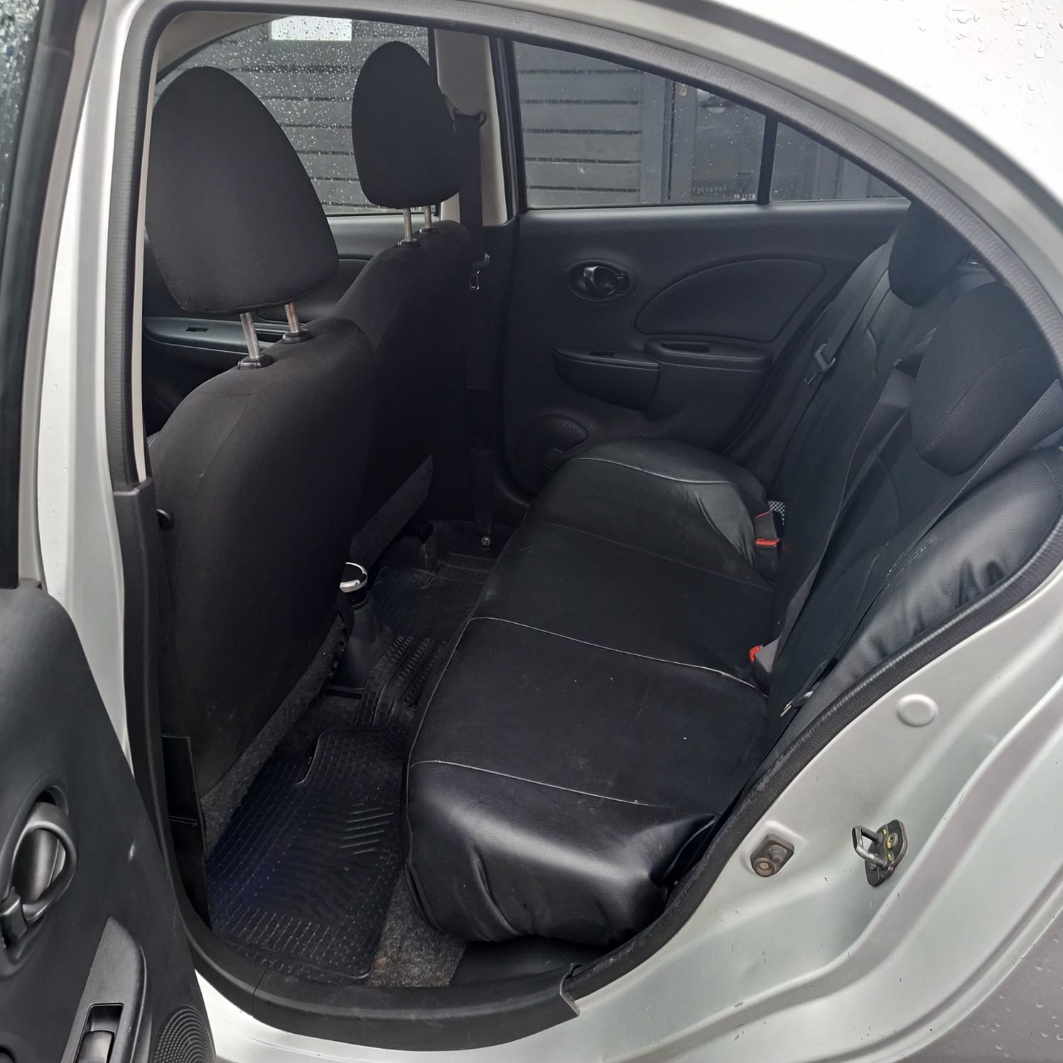 Nissan March Sport 1.6 Drive – — foto 6 de 11