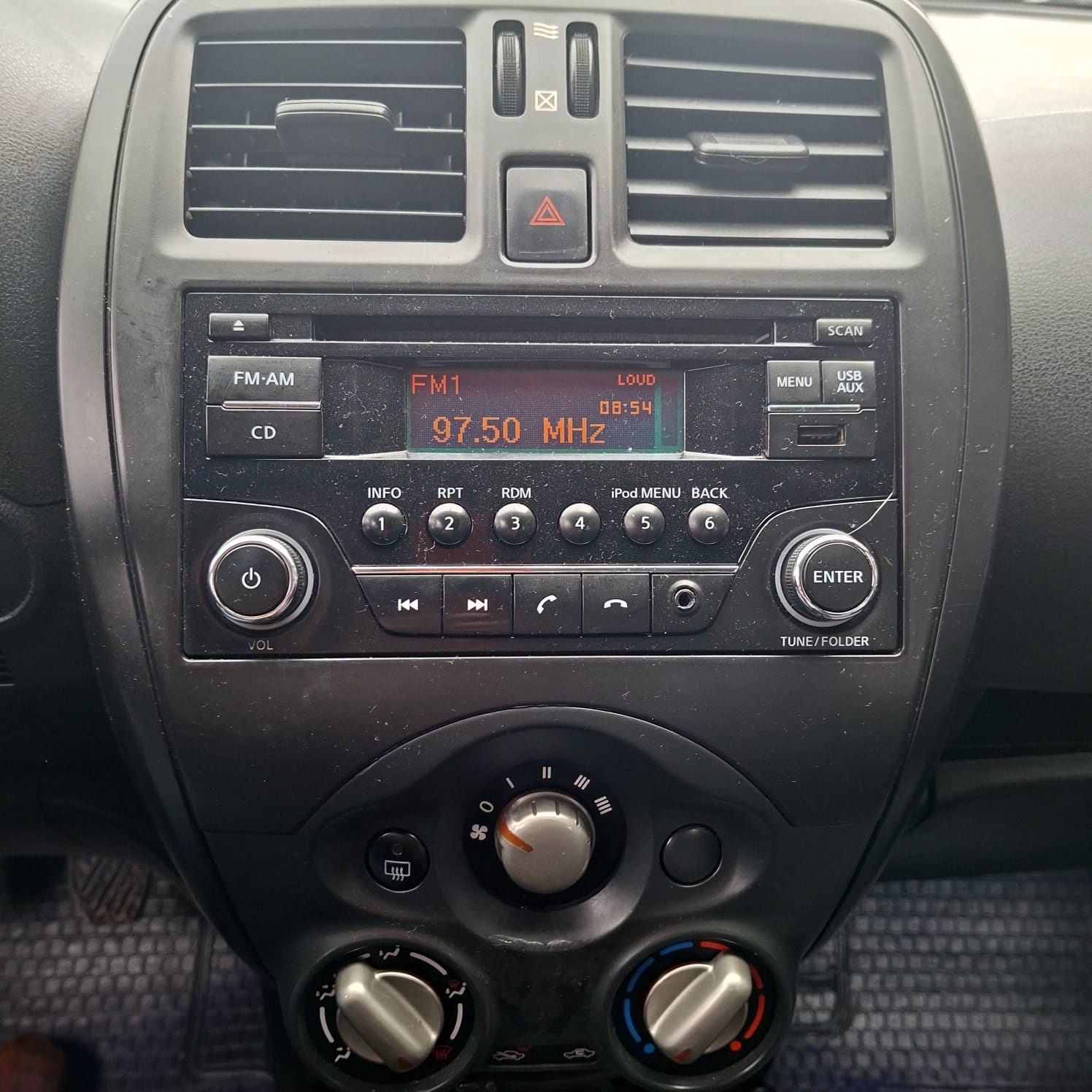 Nissan March Sport 1.6 Drive – — foto 9 de 11