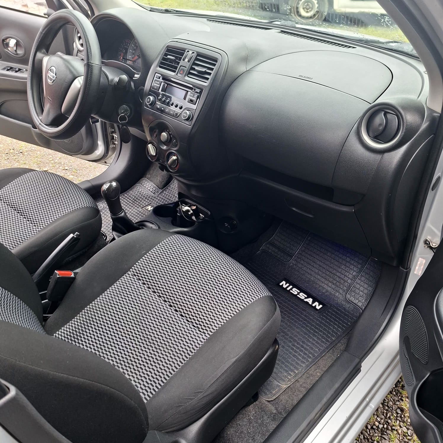 Nissan March Sport 1.6 Drive – — foto 11 de 11